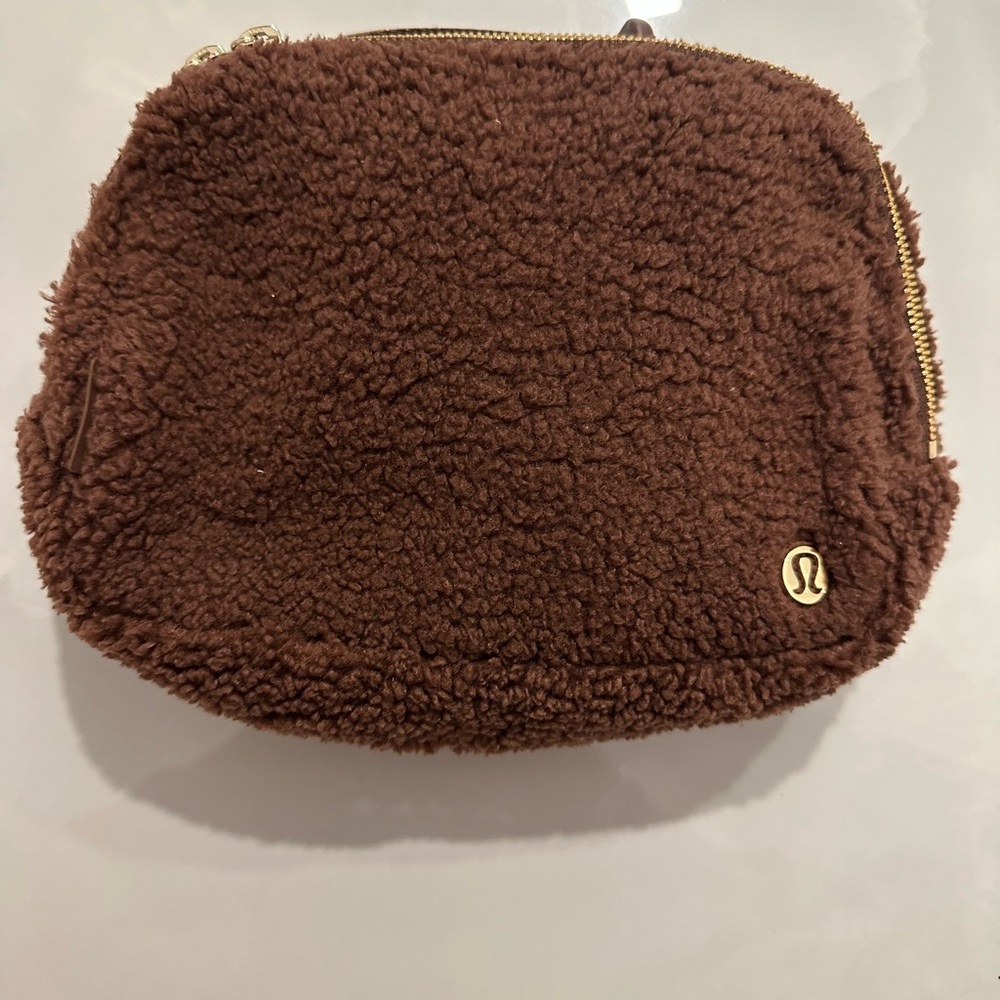 Lululemon fleece 2L belt bag in brown.